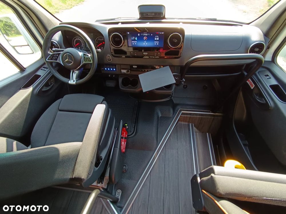 Mercedes-Benz Sprinter 517 - 5