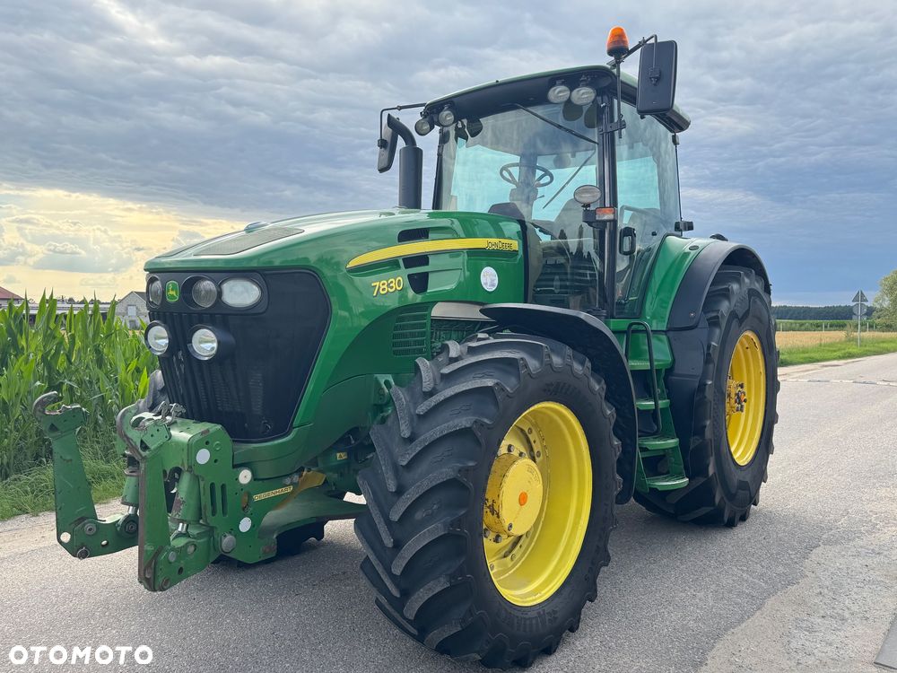 John Deere 7830 - 9