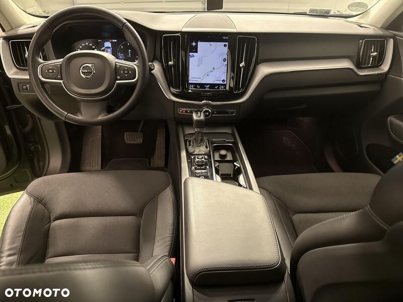 Volvo XC 60 D4 Momentum Pro - 23