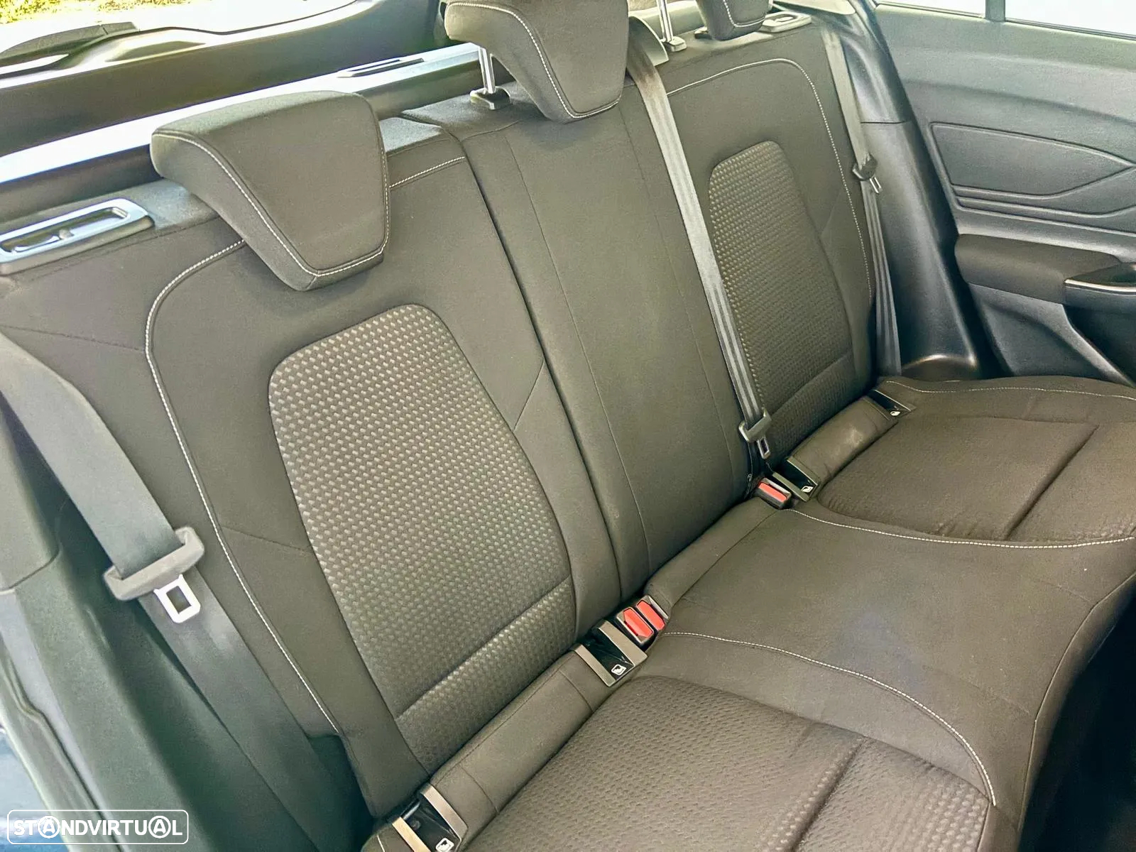 Ford Focus SW 1.0 EcoBoost Active - 35