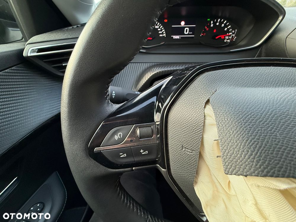 Peugeot 208 PureTech 100 Allure - 25