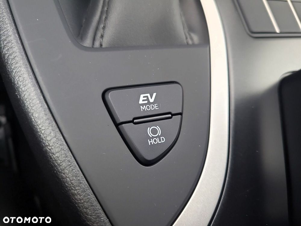 Lexus UX 250h GPF F Sport Design 2WD - 22