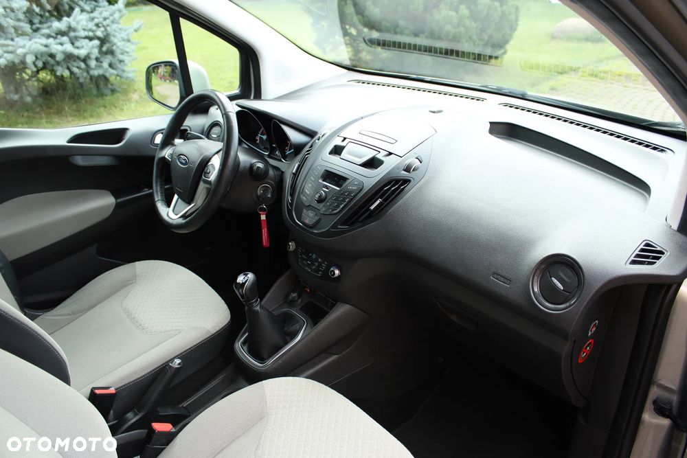 Ford Tourneo Courier 1.5 TDCi Trend - 22