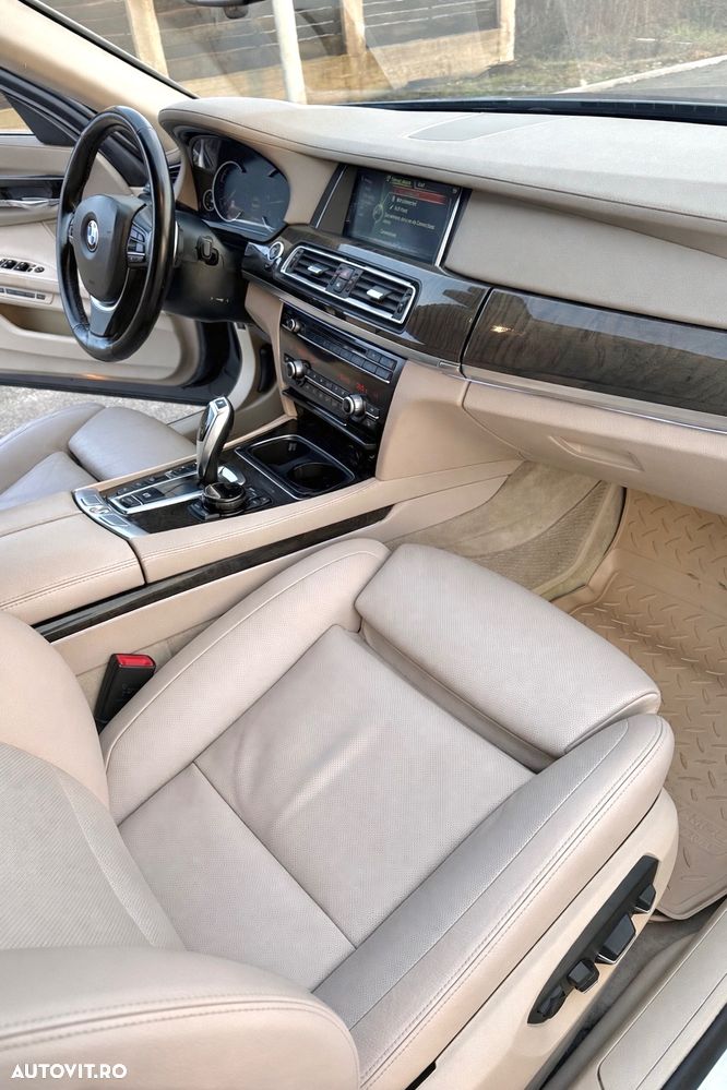 BMW Seria 7 740d xDrive - 16
