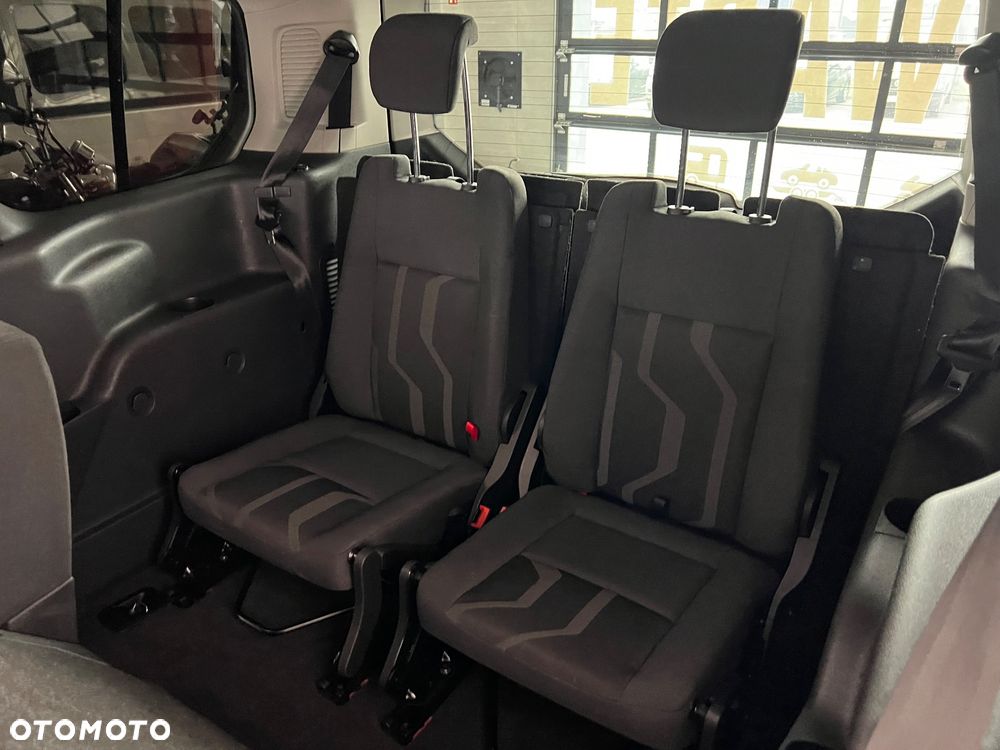 Ford Tourneo Connect 1.6 EcoBoost Titanium - 19