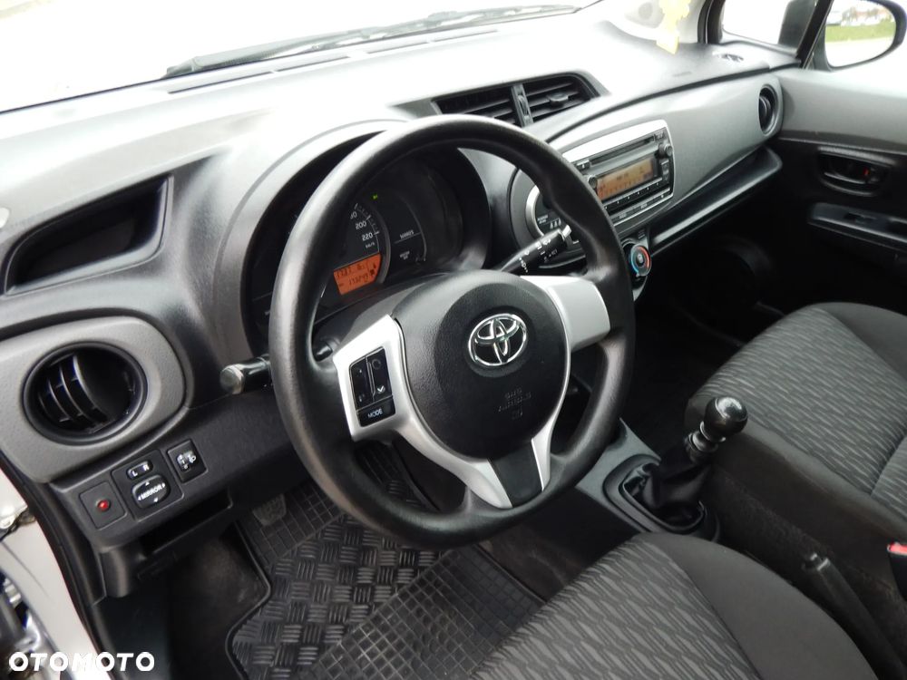 Toyota Yaris 1.33 VVT-i Comfort - 22