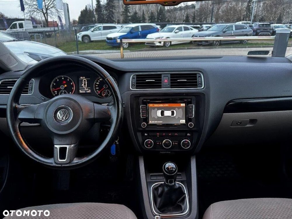 Volkswagen Jetta - 10