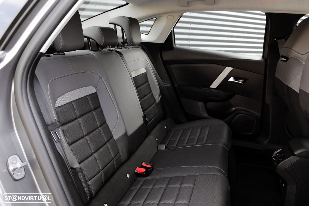Citroën C4 X 1.2 Hybrid Plus e-DSC6 - 27
