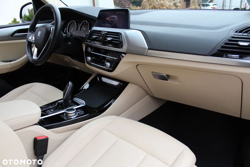 BMW X3 xDrive20i - 20