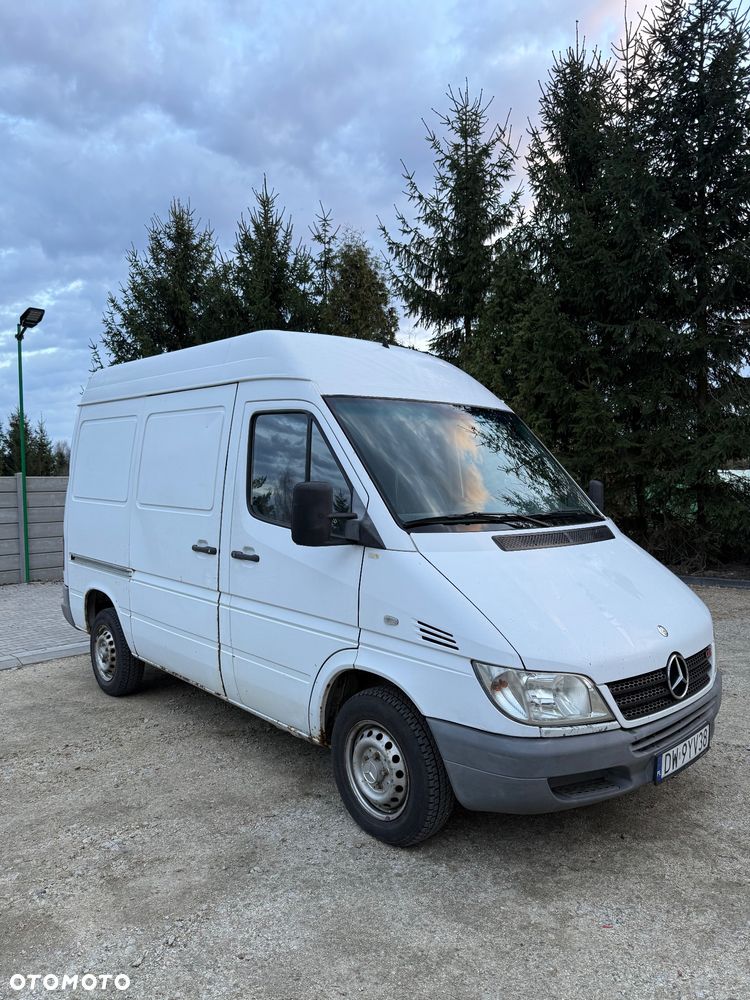 Mercedes-Benz Sprinter - 11