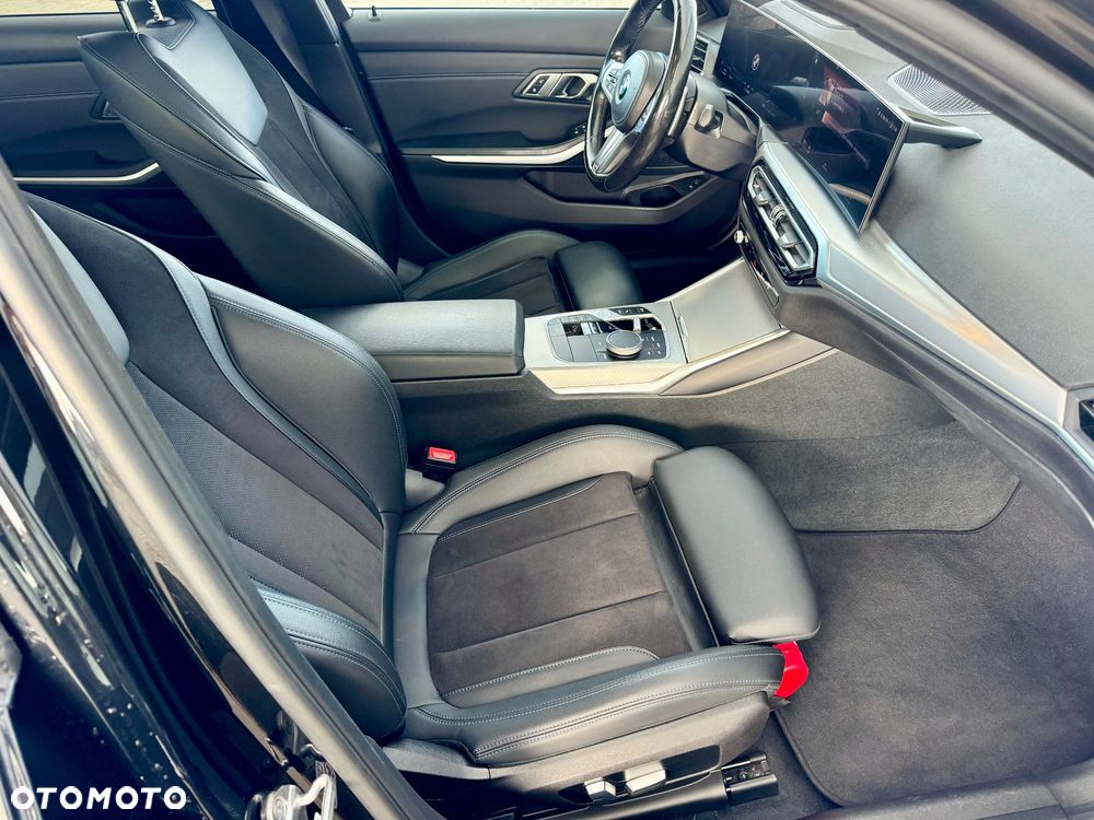 BMW Seria 3 320i M Sport - 12