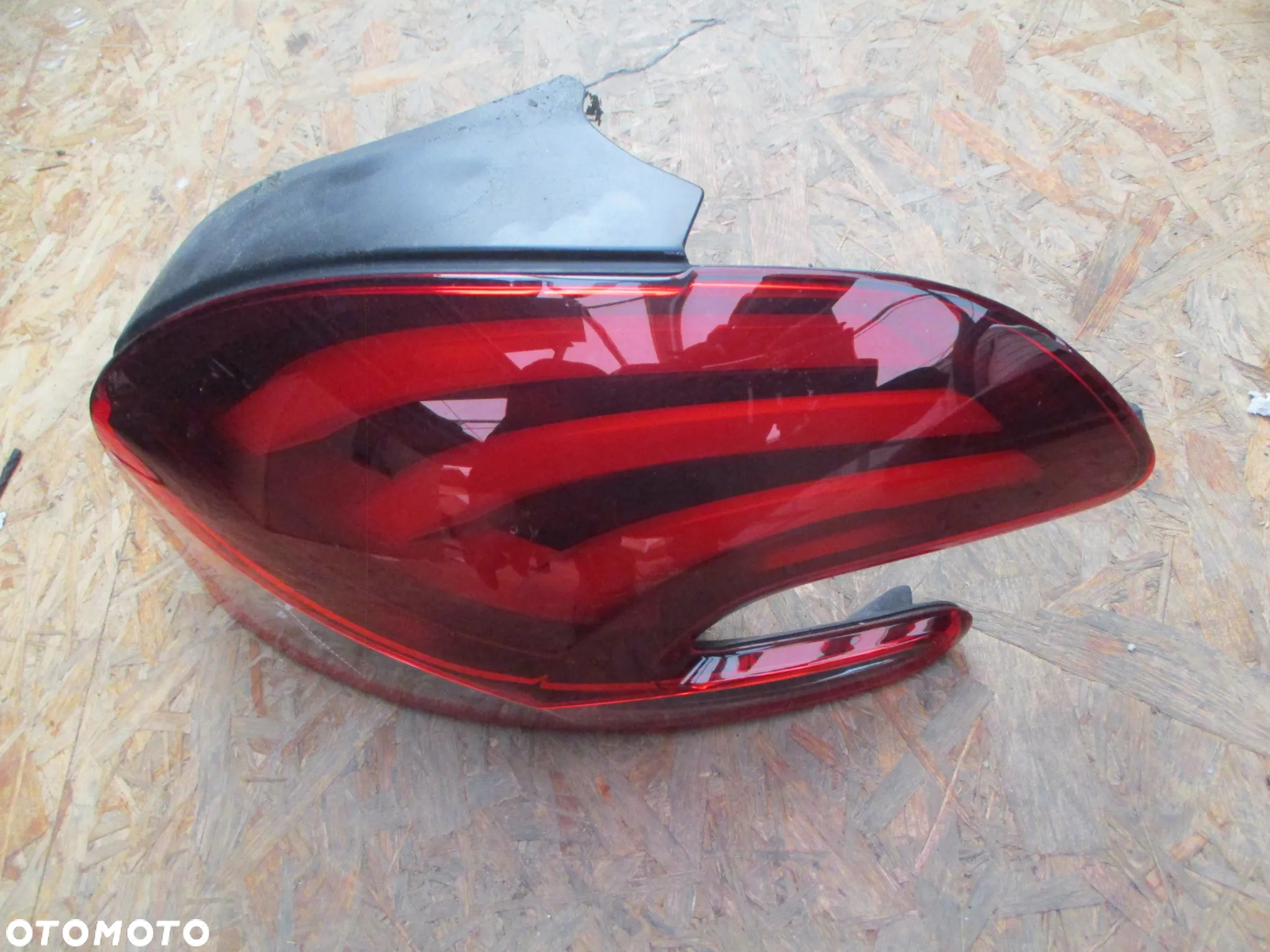 PEUGEOT 208 I 2016-2020 lift lampa tylna lewa prawa 9825601180 9825601280 - 3