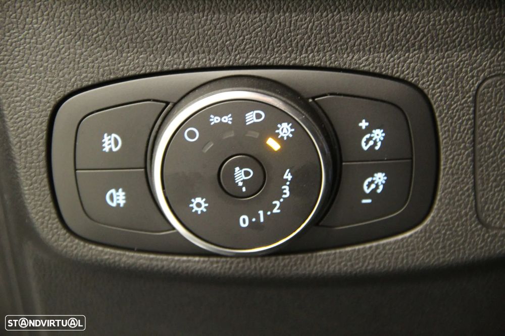 Ford Focus 1.0 EcoBoost MHEV ST-Line - 24
