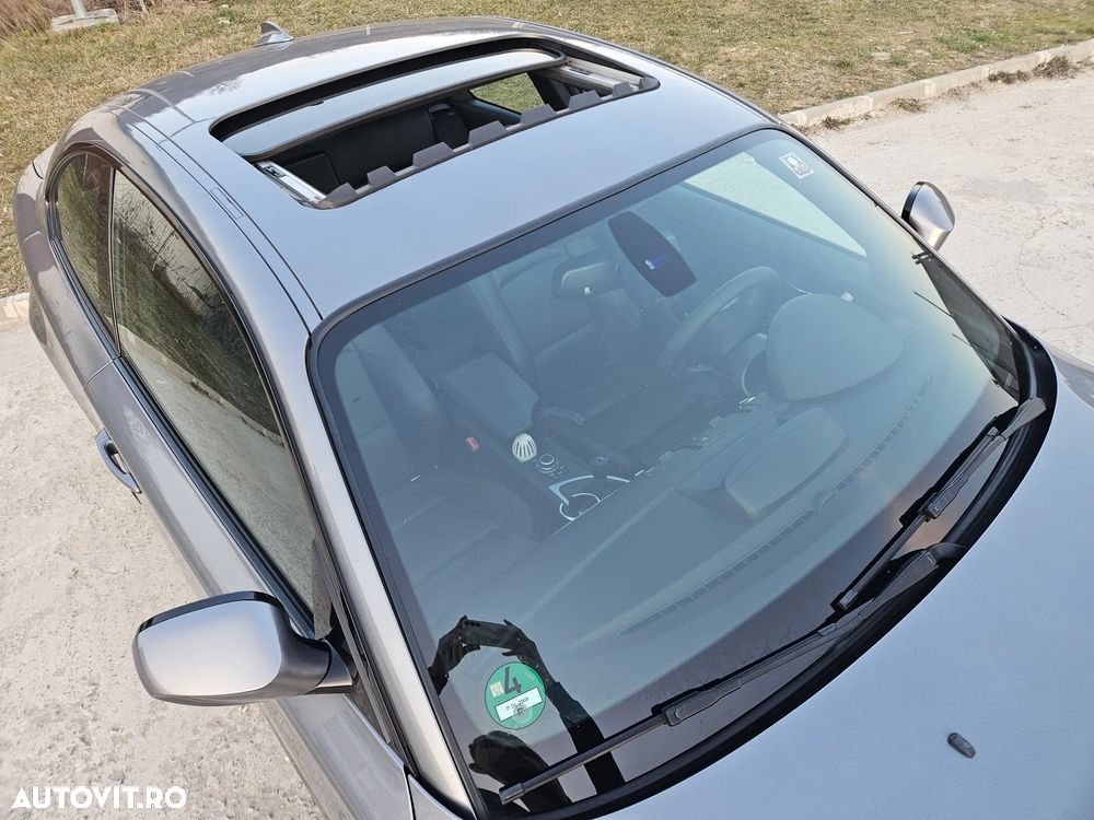 BMW Seria 1 123d - 23