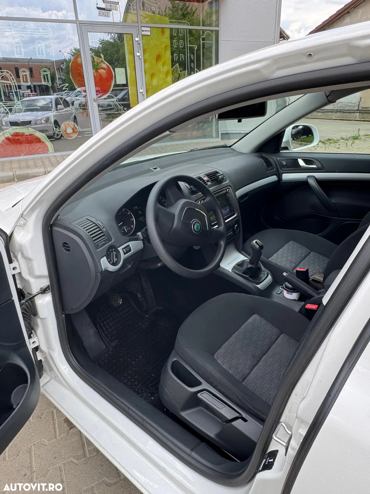 Skoda Octavia 1.6 MPI Ambiente - 8