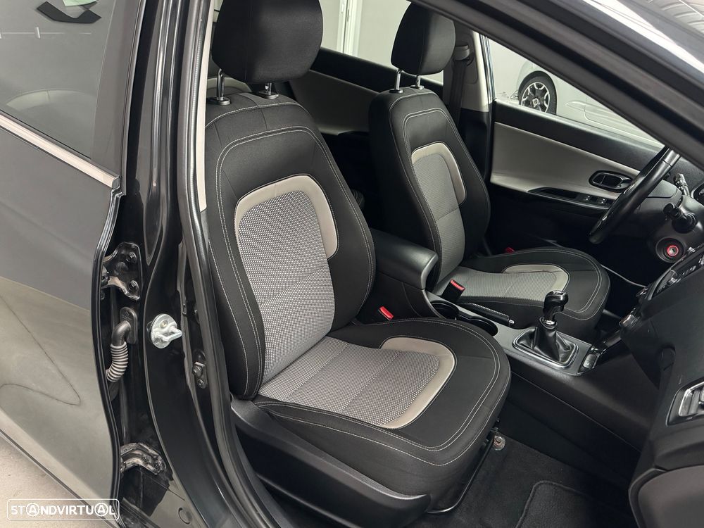 Kia Ceed SW 1.6 CRDi Prime - 9