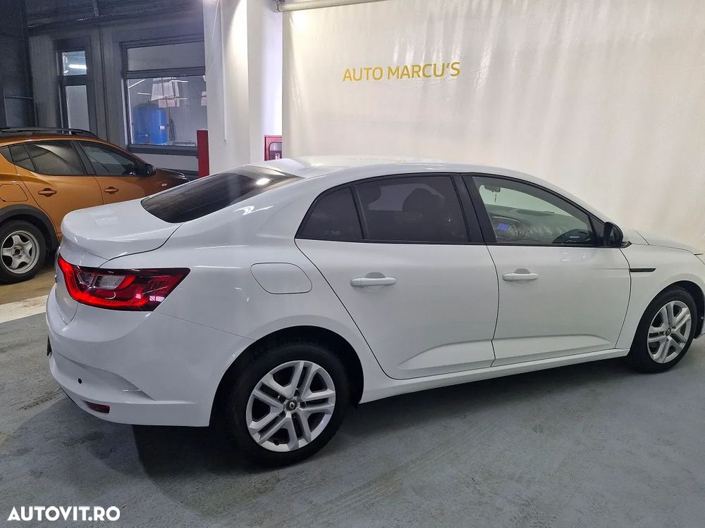 Renault Megane TCe Business - 8