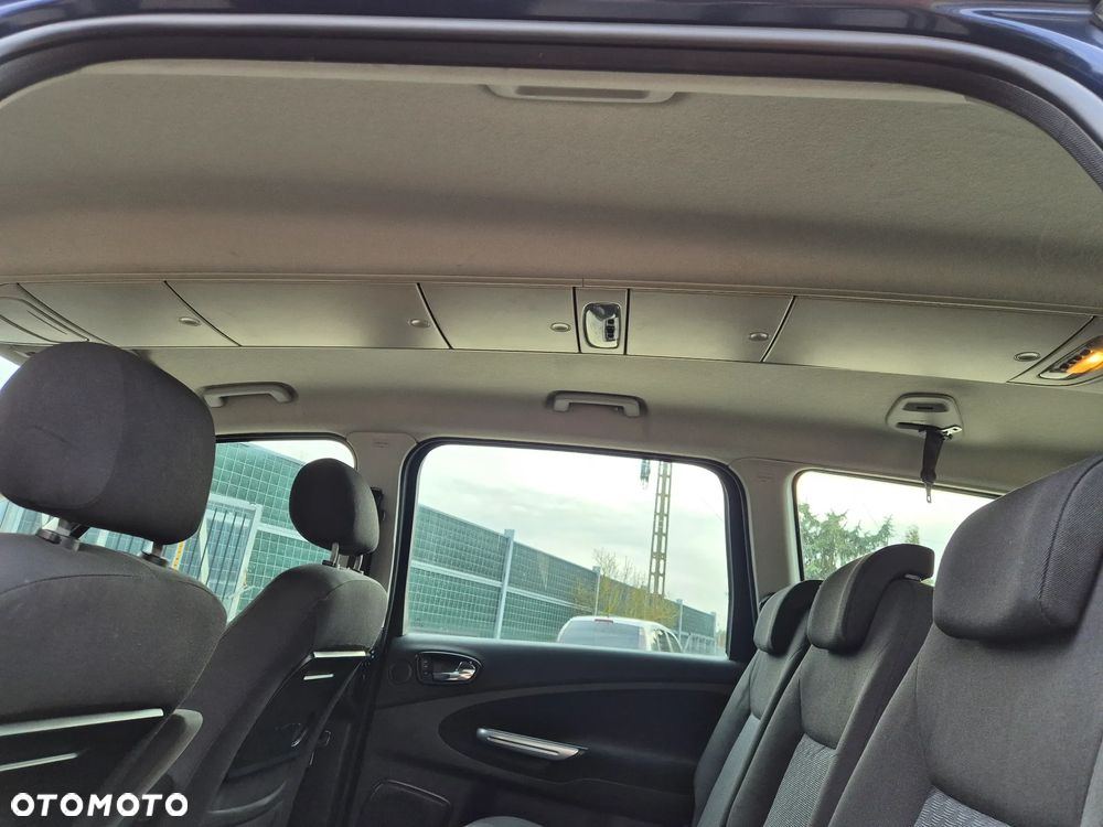 Ford Galaxy 2.0 Ghia - 15