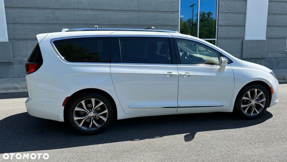 Chrysler Pacifica - 7