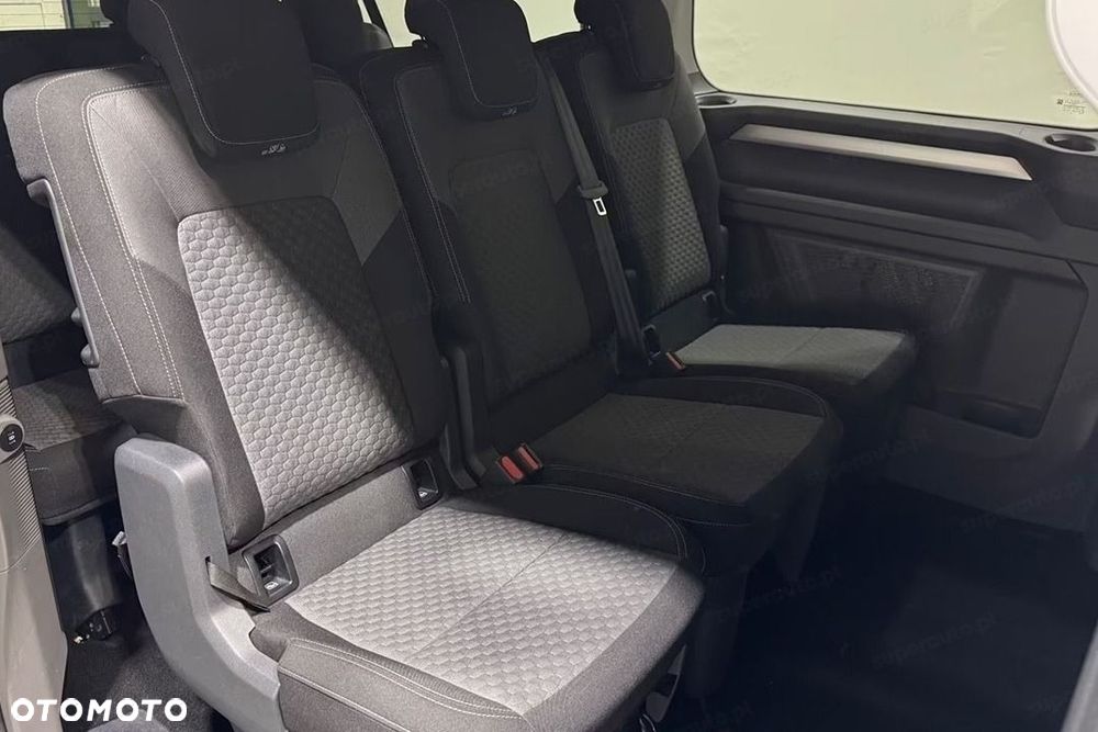 Volkswagen Caravelle - 12