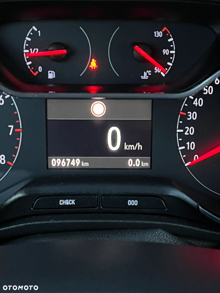 Opel Crossland X - 18