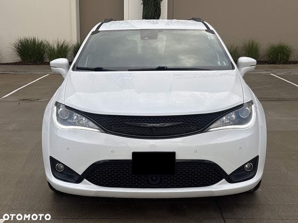 Chrysler Pacifica - 6