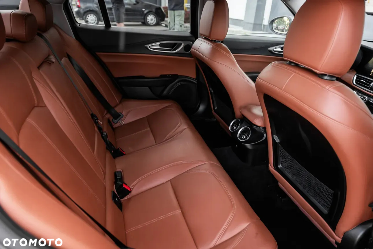 Alfa Romeo Giulia 2.2 Diesel AT8 Advanced Efficiency - 29