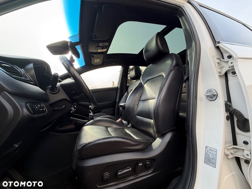 Kia Carens 1.7 CRDi 115 Dream-Team Edition - 11