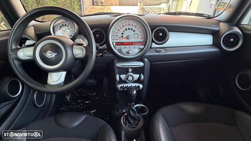 MINI 3 Portas Cooper D Auto - 10