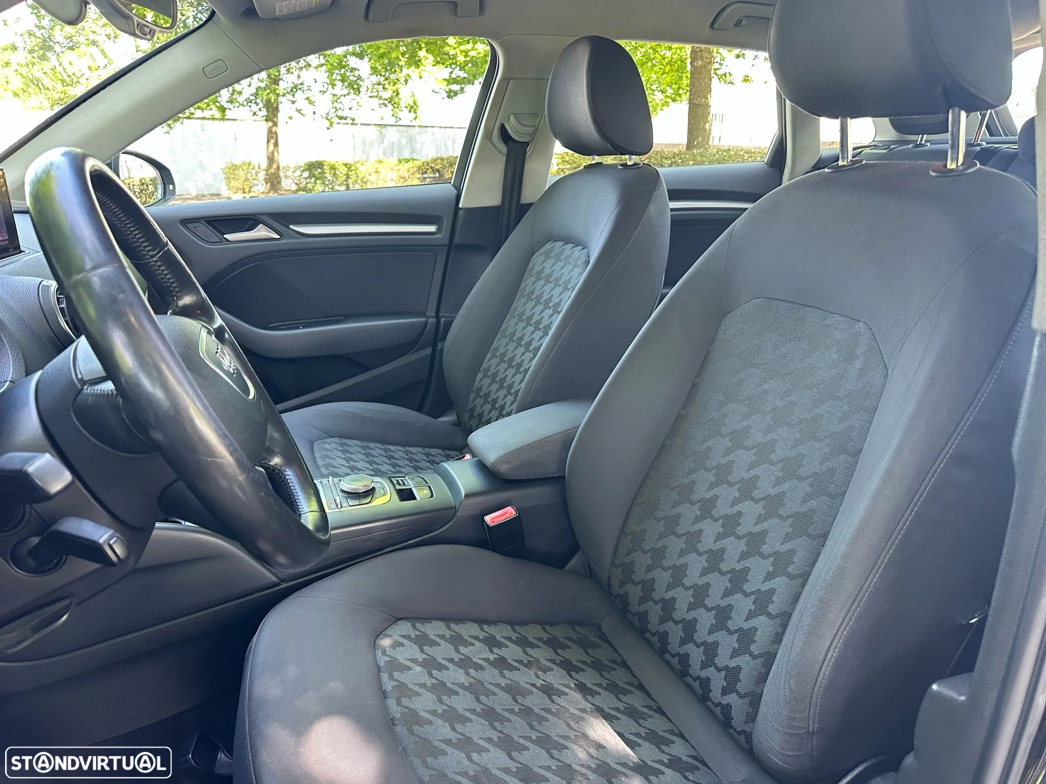 Audi A3 Sportback 1.6 TDI Attraction Business Line S-Tronic - 9