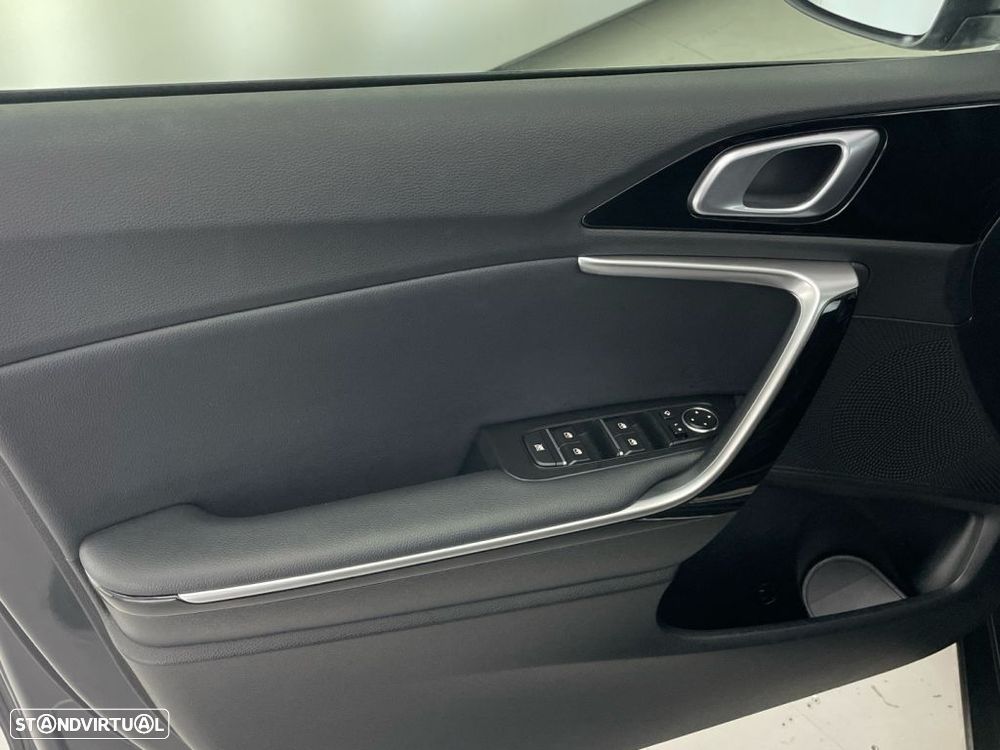 Kia XCeed 1.6 GDi PHEV Tech - 17