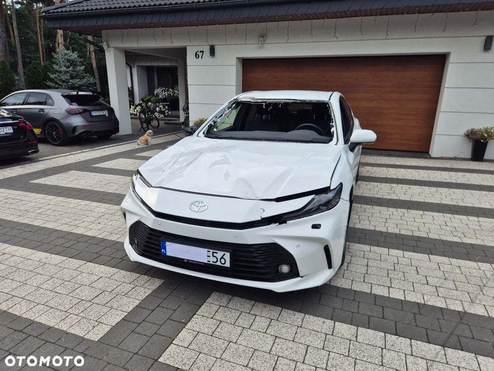 Toyota Camry - 5