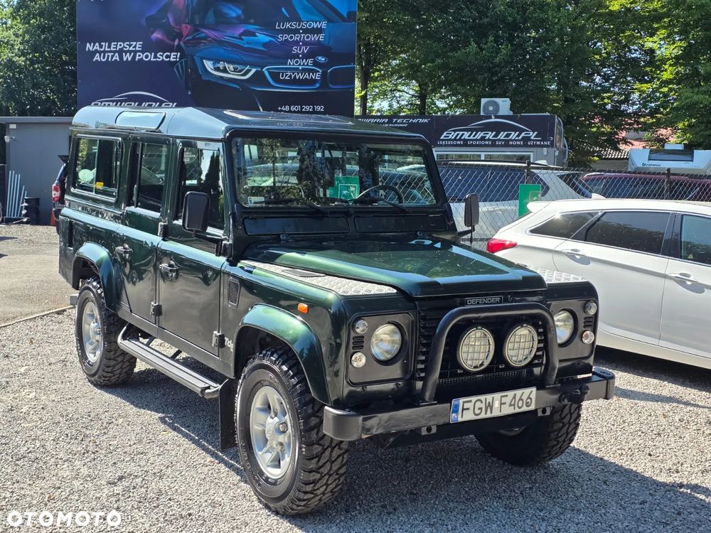 Land Rover Defender 110 SE - 4