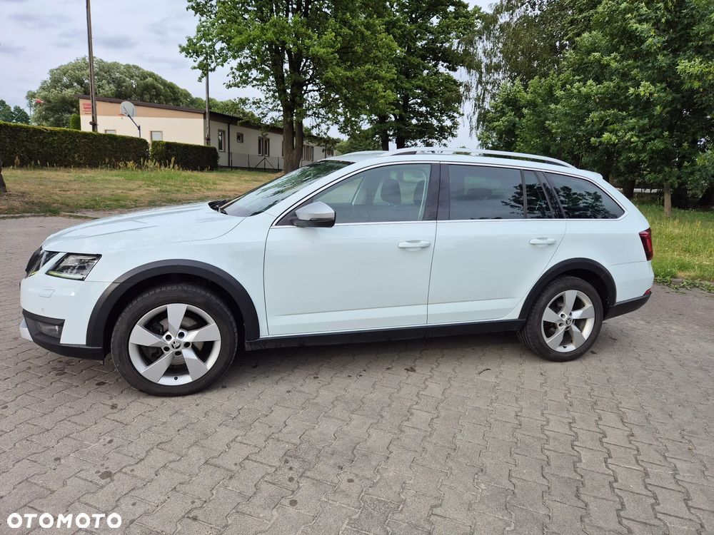 Skoda Octavia 2.0 TDI 4x4 Ambition DSG - 6