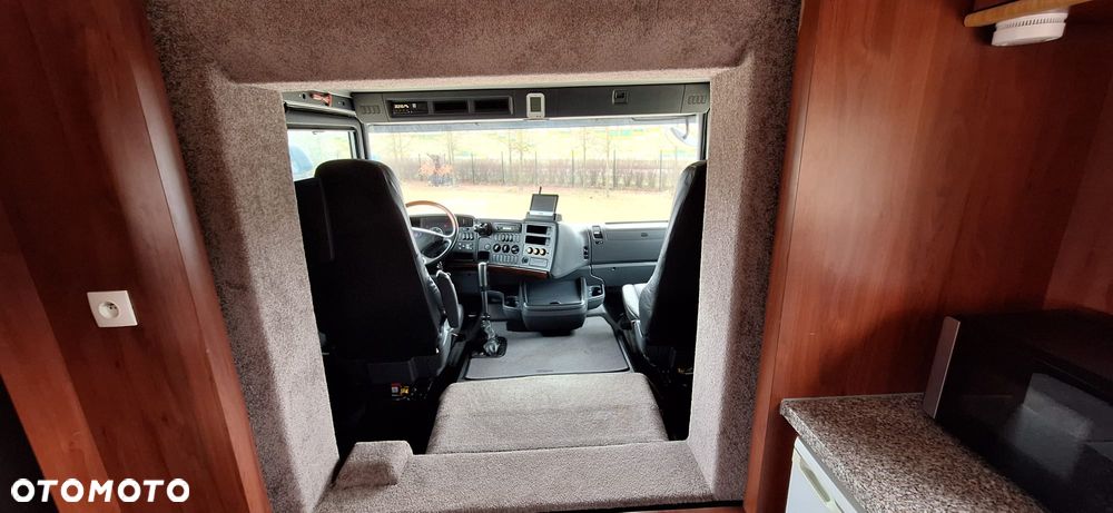 Scania Koniowóz 7-koni + living - 12