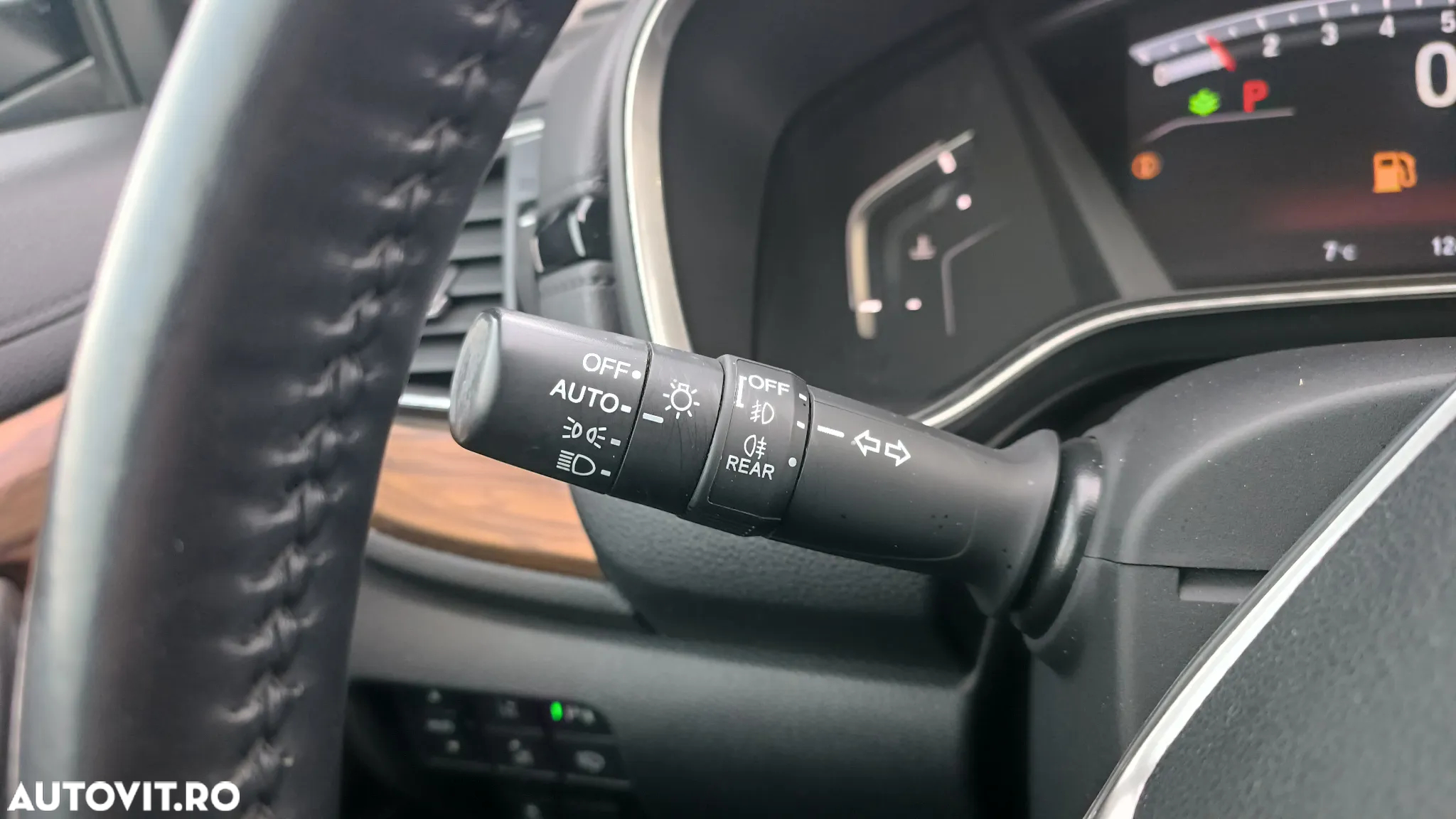 Honda CR-V 1.5 VTEC Turbo 4WD CVT Executive - 26