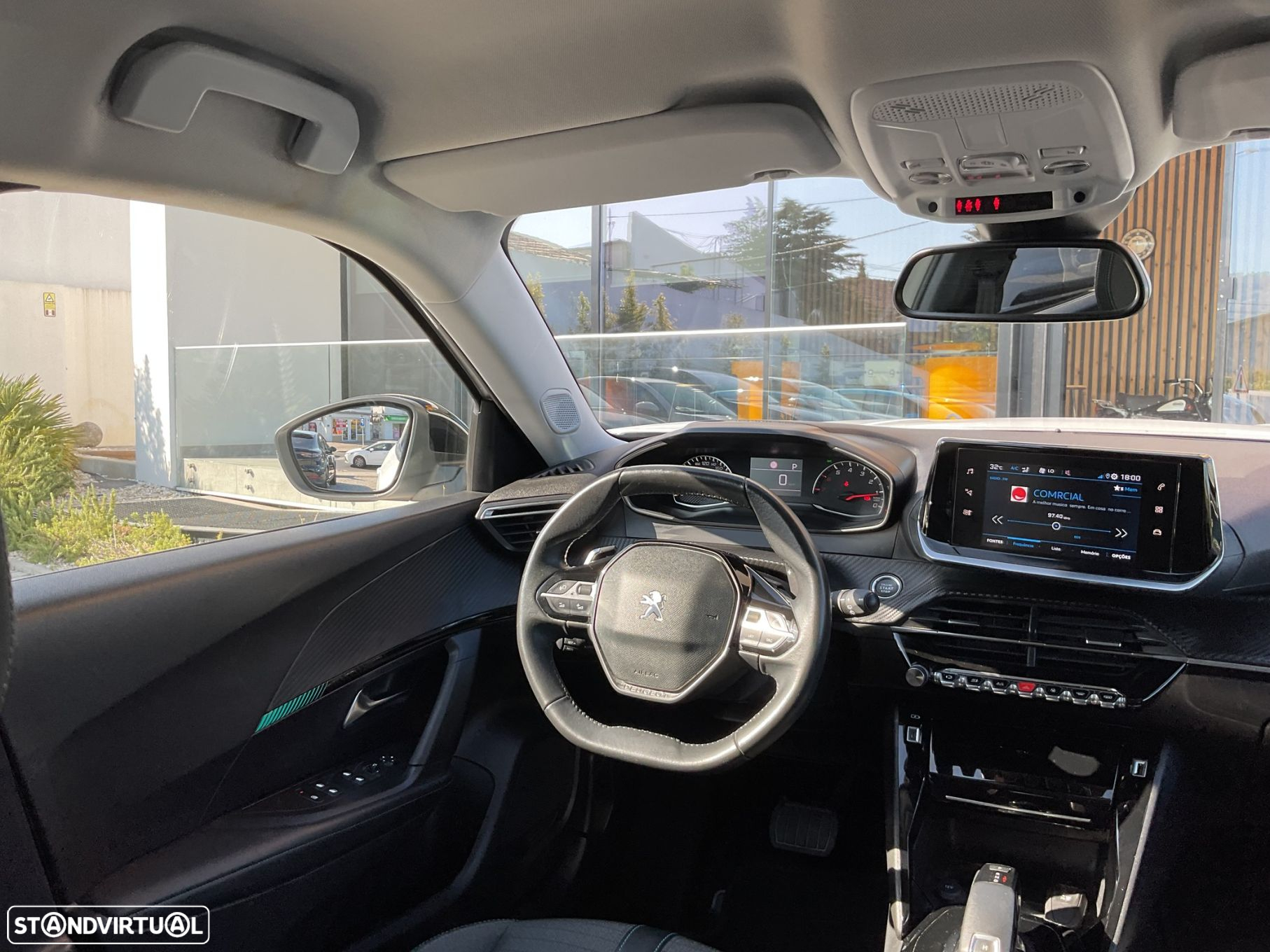 Peugeot 2008 1.2 PureTech Allure Pack EAT8 - 28