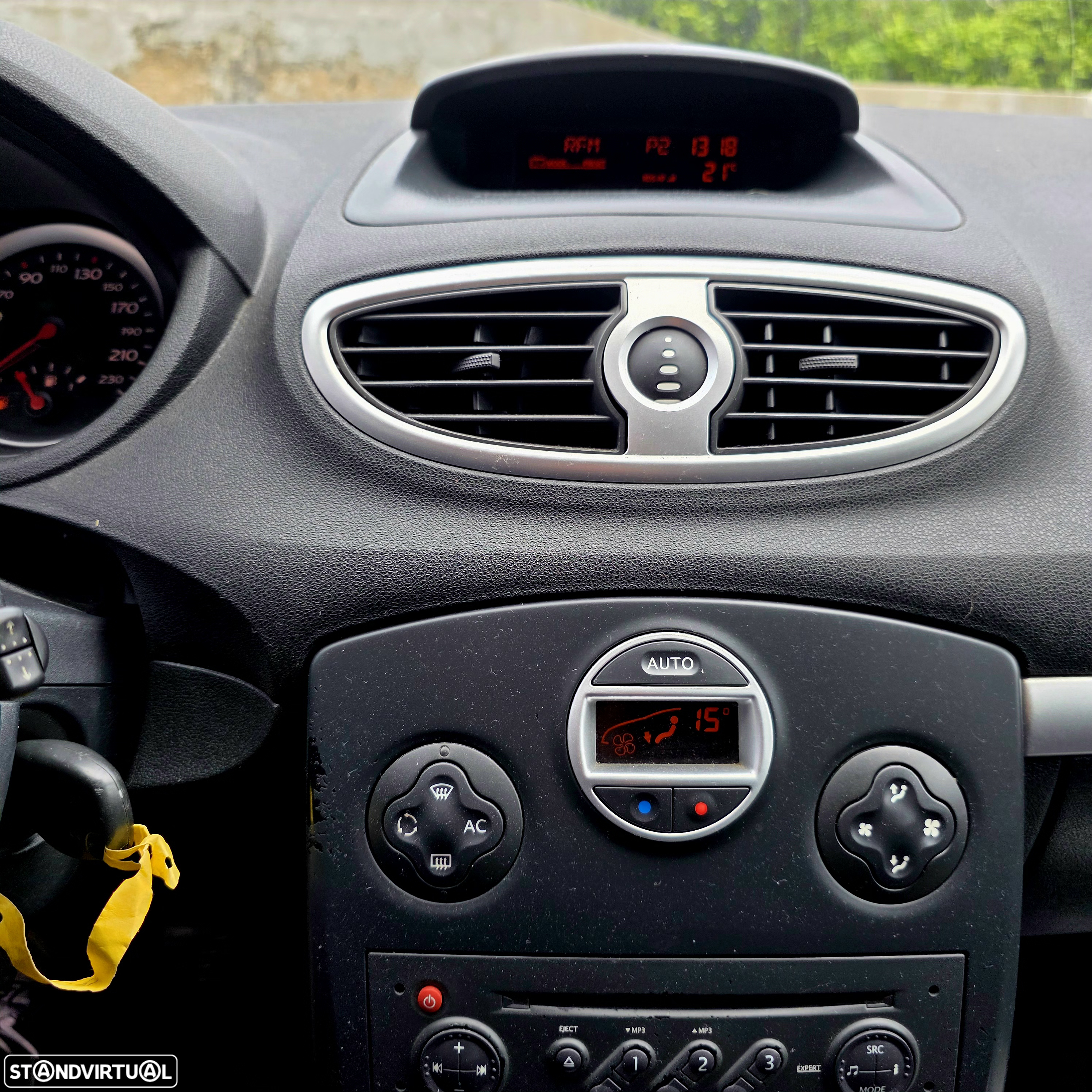 Renault Clio 1.5 dCi Dynamique S - 7