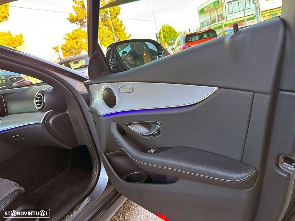 Mercedes-Benz E 300 de AMG Line - 17