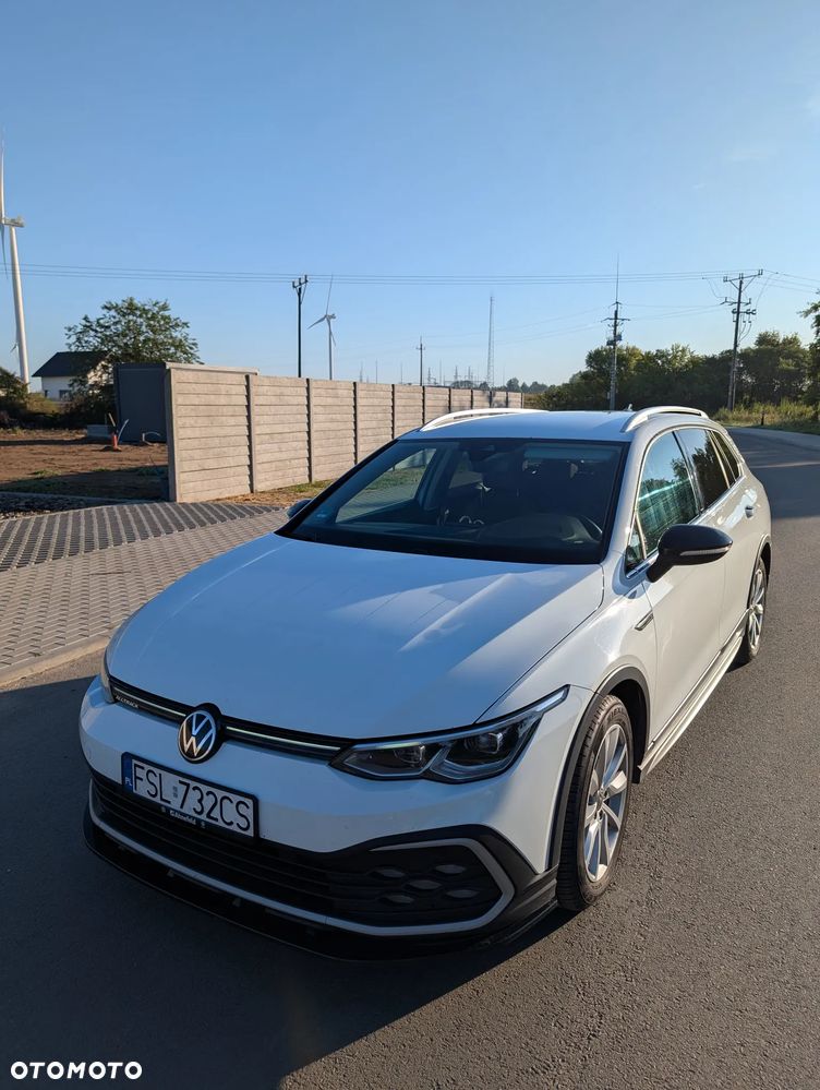 Volkswagen Golf - 1