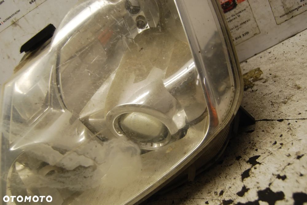 LAMPA LEWY PRZÓD PRZEDNIA LEWA 8200301852 XENON RENAULT MODUS - 3