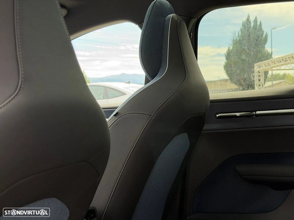 Volvo EX30 - 12