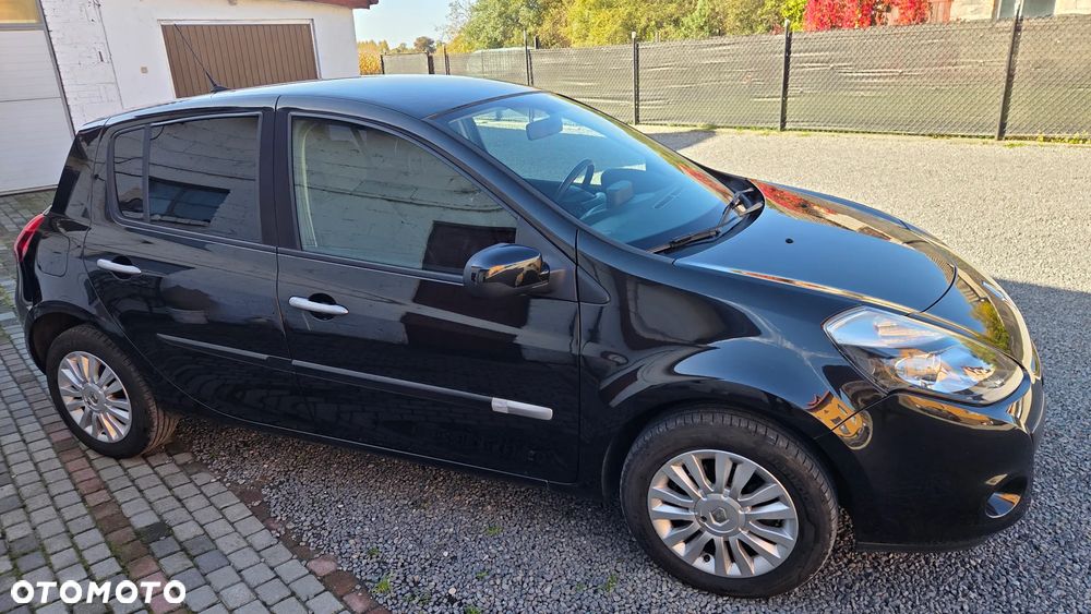 Renault Clio 1.2 16V Limited EU6 - 32