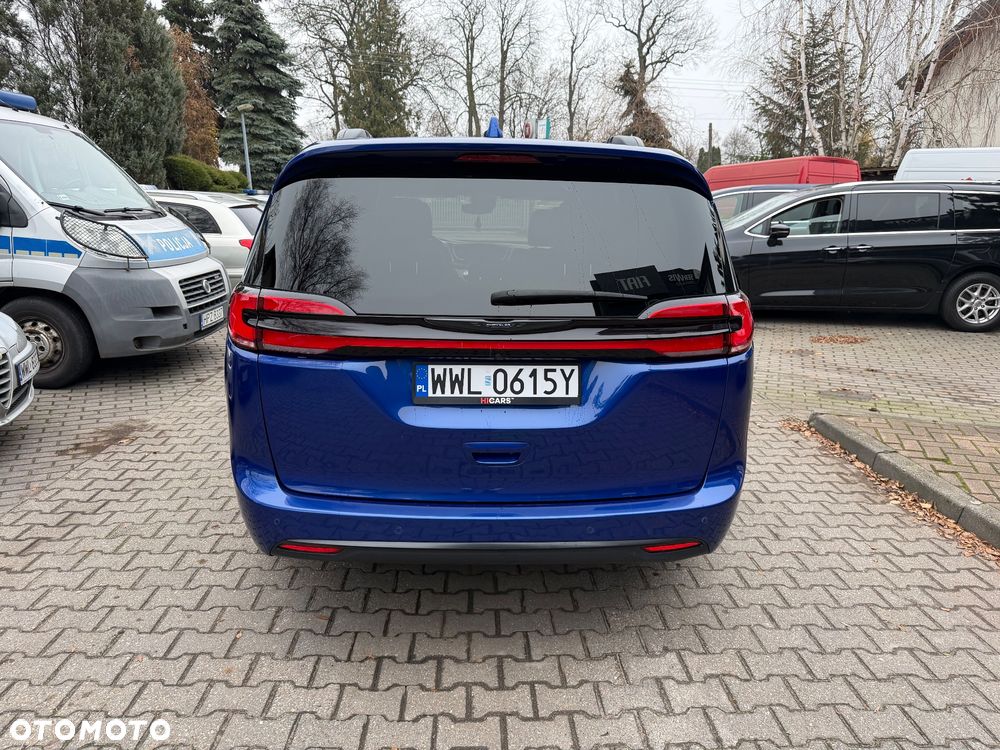 Chrysler Pacifica - 4