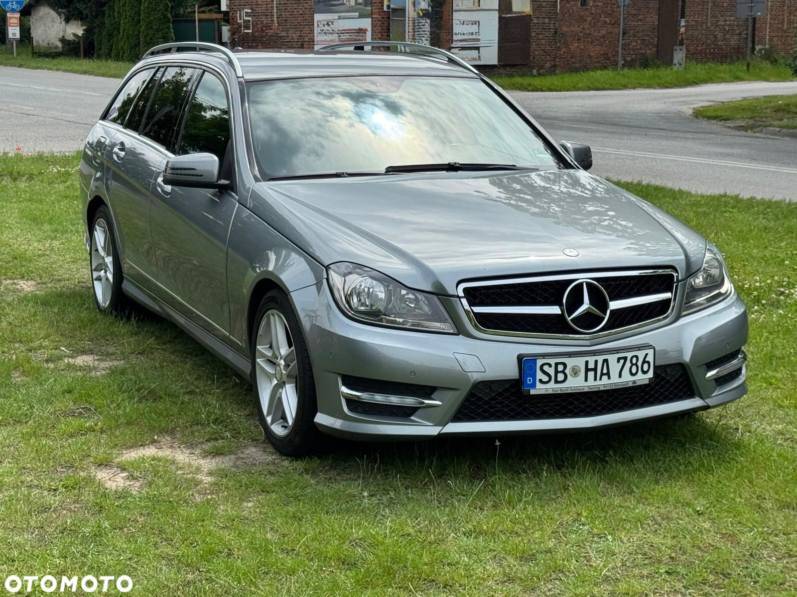 Mercedes-Benz Klasa C 180 CGI BlueEff Avantgarde - 4