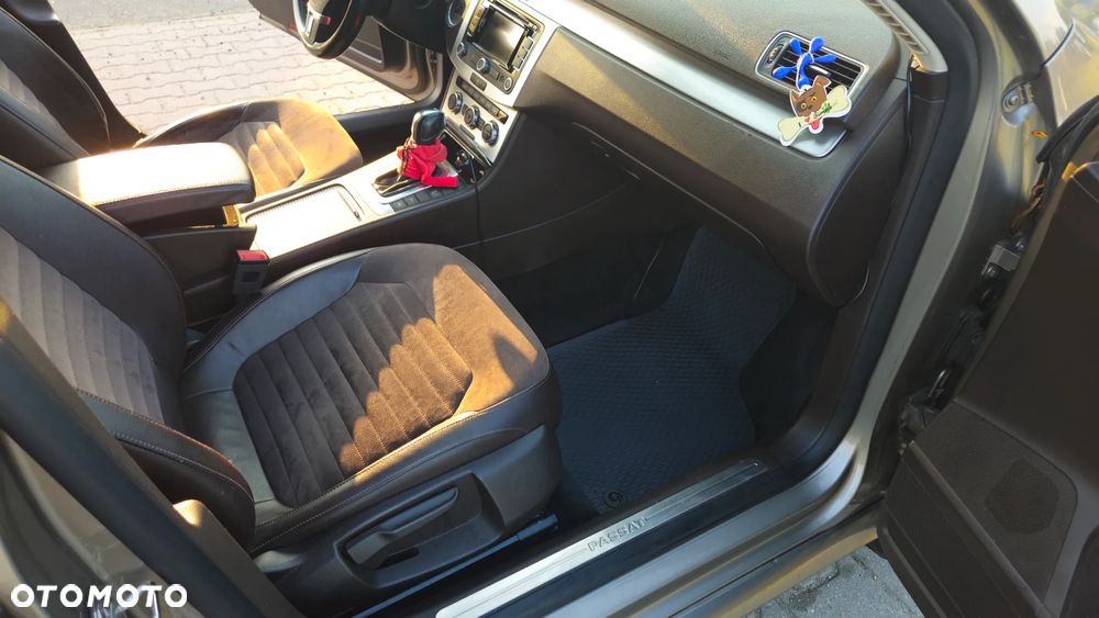 Volkswagen Passat Variant 2.0 Blue TDI DSG SCR Highline - 8