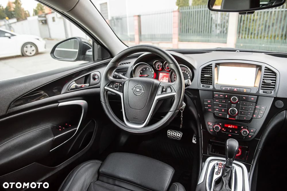 Opel Insignia - 25