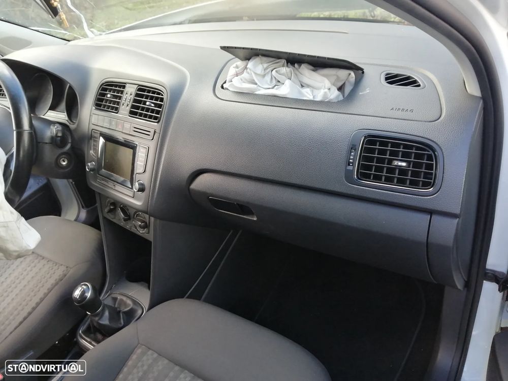 VW Polo 1.0 (Blue Motion ) Trendline - 12