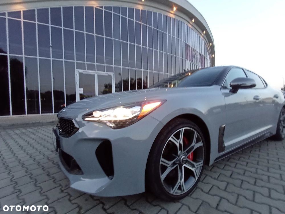 Kia Stinger - 8