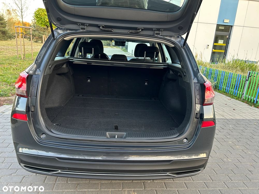 Hyundai i30 1.5 DPI Classic + - 18